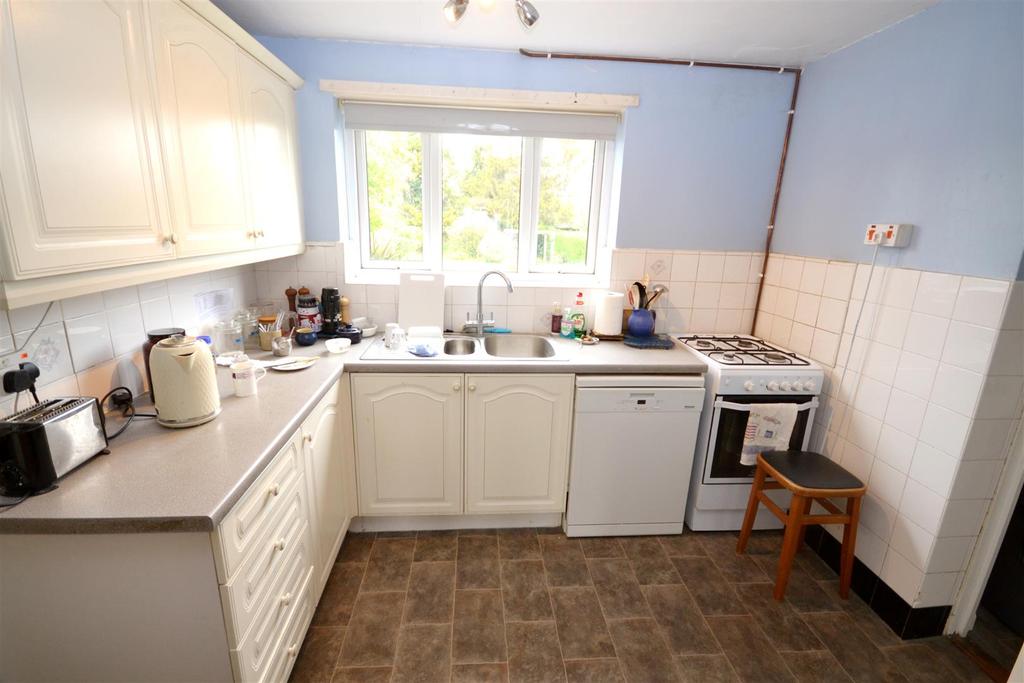 Weatherbury Way, Dorchester 3 bed semidetached house £475,000