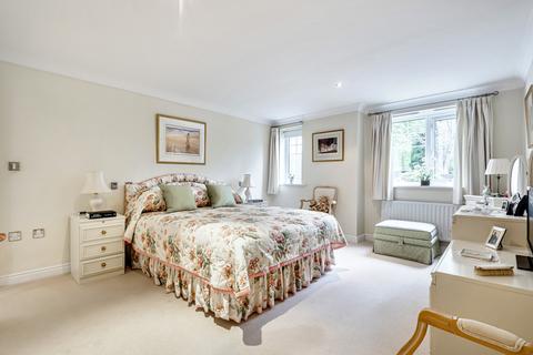 Flat 1, Cavendish Court Cavendish Road, Weybridge, KT13 0JN