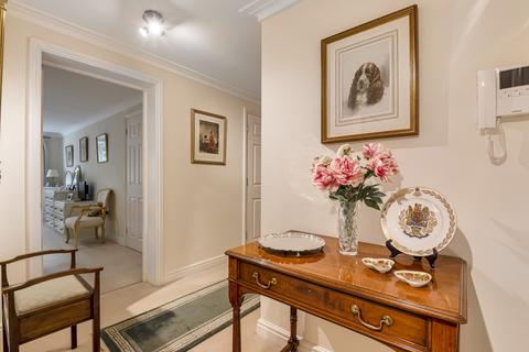 Flat 1, Cavendish Court Cavendish Road, Weybridge, KT13 0JN