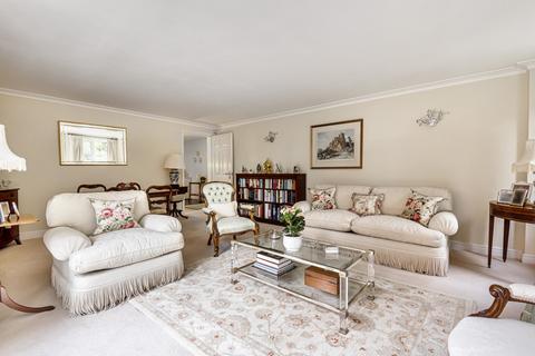 Flat 1, Cavendish Court Cavendish Road, Weybridge, KT13 0JN