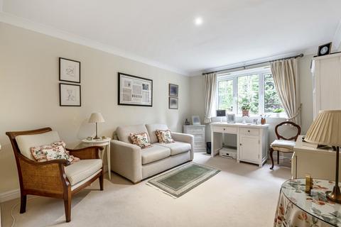Flat 1, Cavendish Court Cavendish Road, Weybridge, KT13 0JN