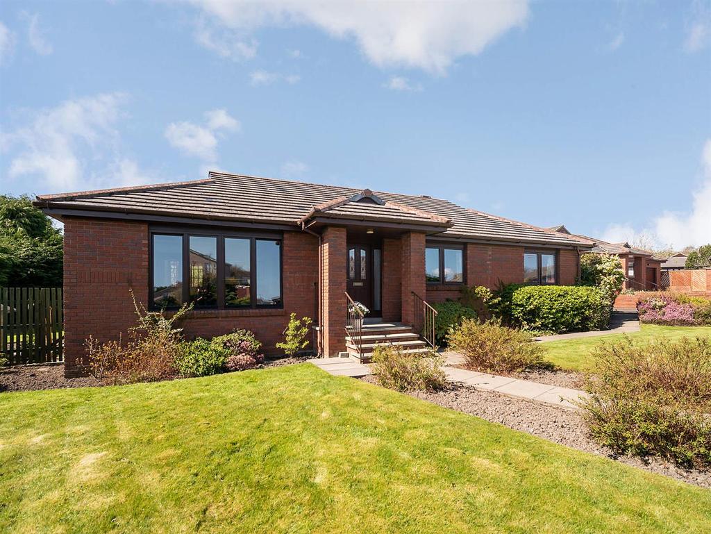 5 Dean Park, Gowkhall, KY12 9PA 3 bed detached bungalow £340,000