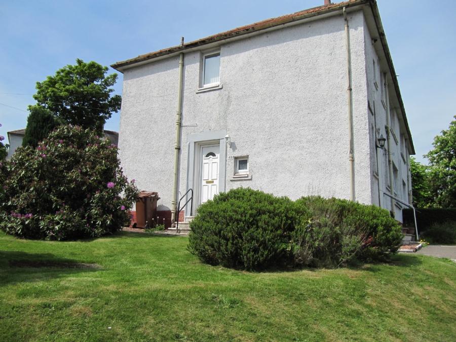 49 Birch Road, Clydebank, G81 3PD 2 bed flat £675 pcm (£156 pw)