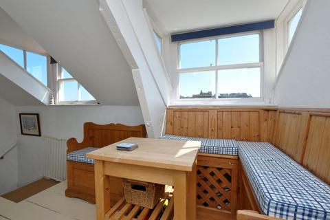 40 Cliff Street, Whitby, YO21 3DD
