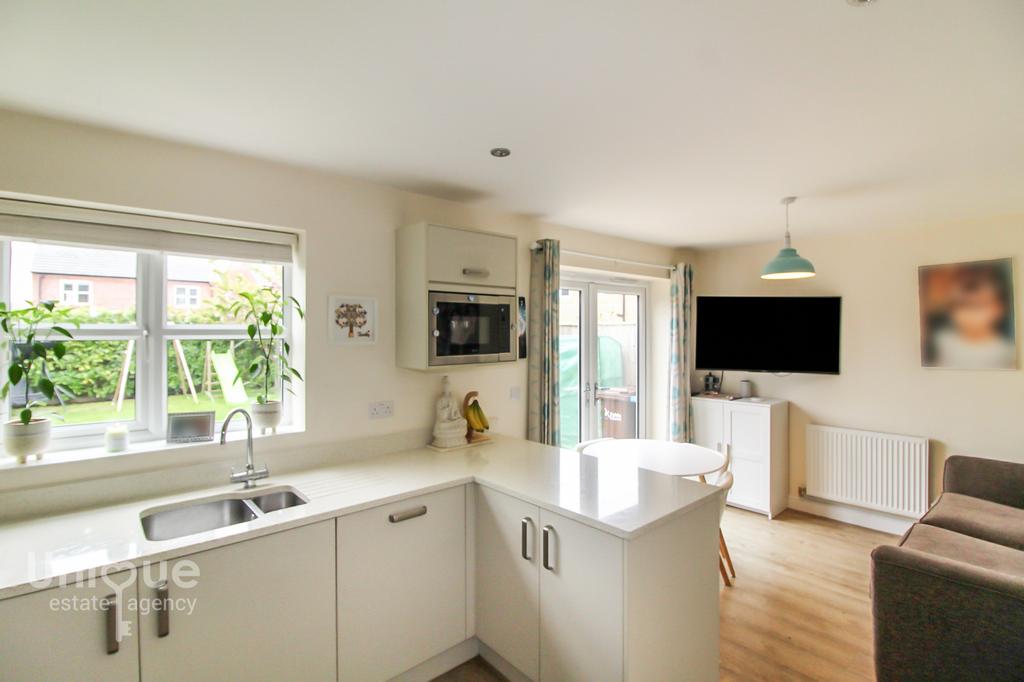 Buckley Grove, Lytham St. Annes, FY8 3 bed detached house £299,950