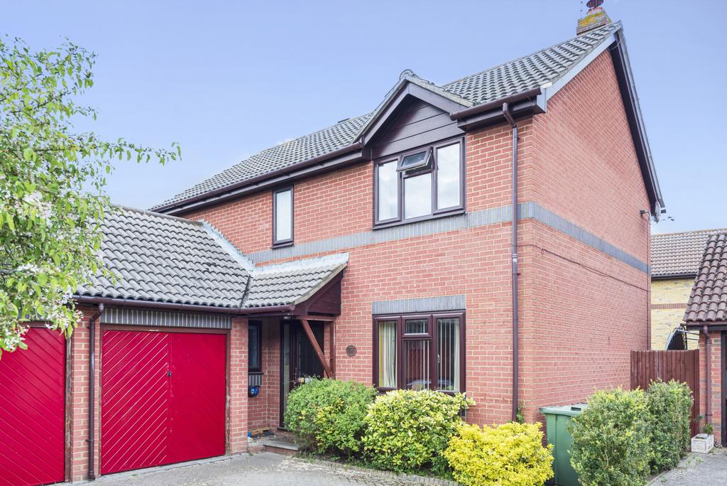 Siskin Gardens, Paddock Wood, TN12 4 bed detached house £588,000