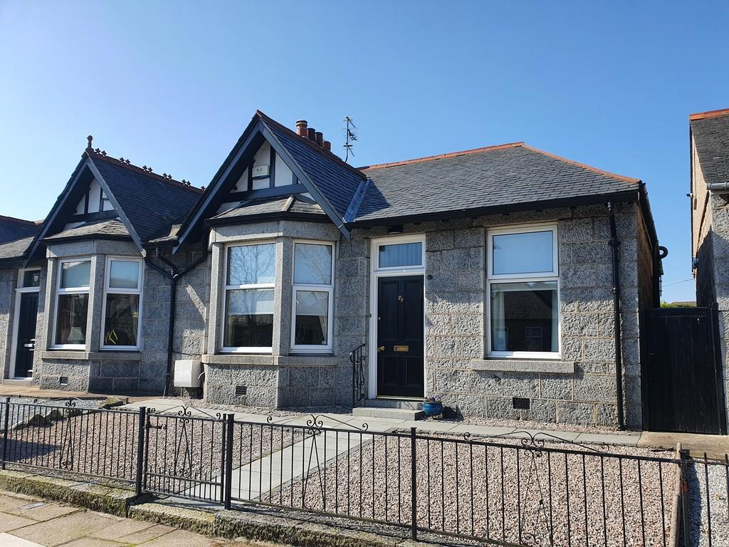 Burns Road, Aberdeen 2 bed semidetached bungalow £1,000 pcm (£231 pw)