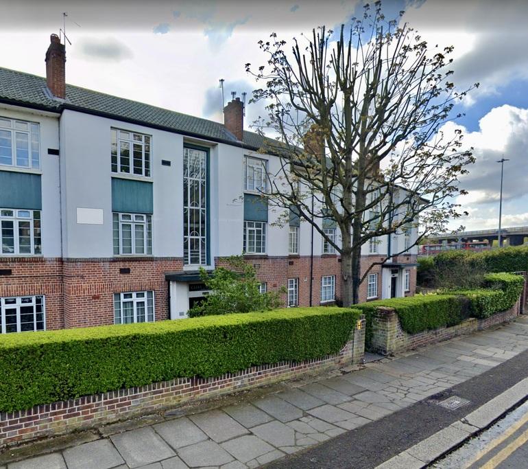 CLIVE LODGE, SHIREHALL LANE, LONDON, NW4 2 bed flat £315,000