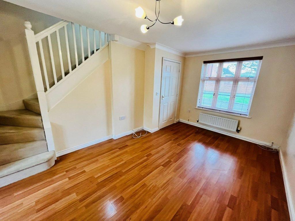 Lampeter Road, Oakhurst, Swindon, SN25 2BP 2 bed terraced house £895