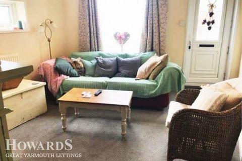 2 bedroom terraced house to rent, Burnt Lane, Gorleston