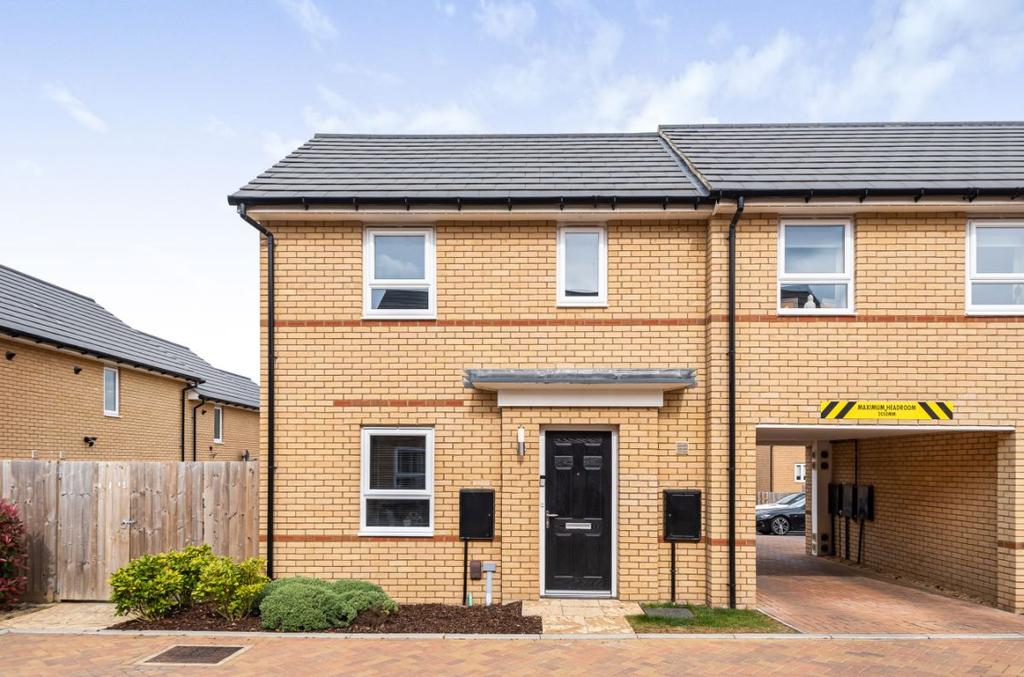 Tawny Avenue, Wixams, Bedford 2 bed semidetached house £245,000