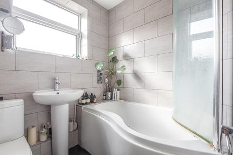 46 Lambarde Avenue, London, SE9 3HQ