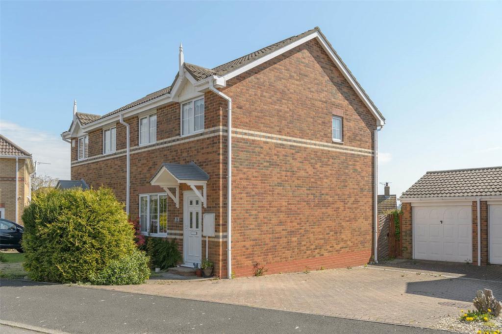 Fairfields, Alnwick, NE66 3 bed semidetached house £210,000