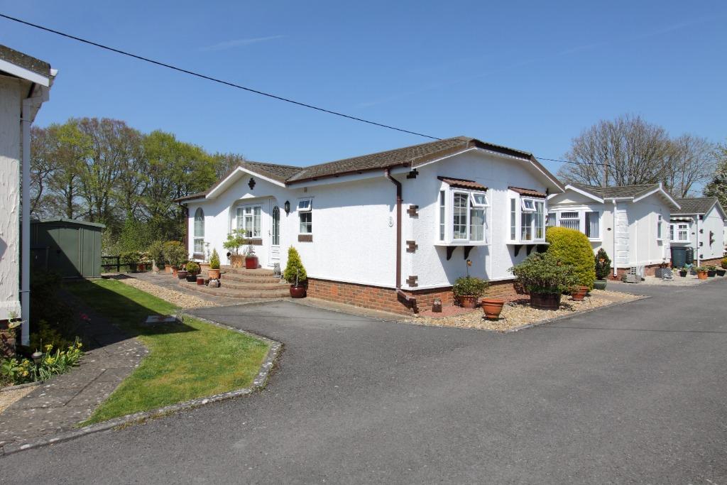 Kindersley Park, Abbotts Ann, SP11 2 bed mobile home for sale £180,000