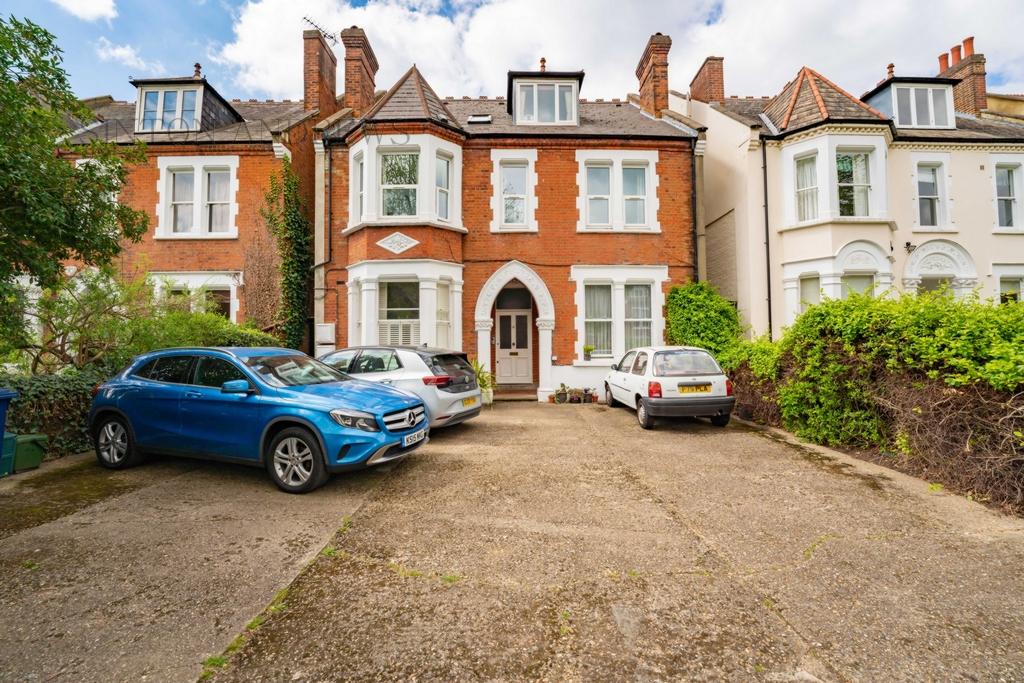 Mount Park Road, Ealing, W5 1 bed flat £350,000