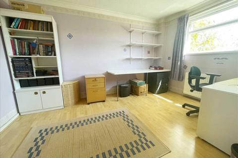 34 Durdells Gardens, Kinson, Bournemouth, BH11 9EZ