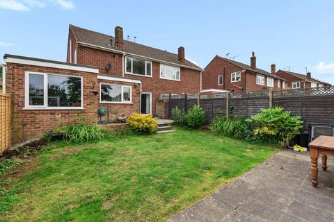 27 Cedar Way, Basingstoke, RG23 8NG