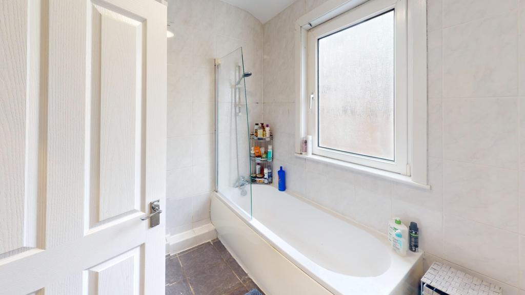 124-Noel-Bathroom