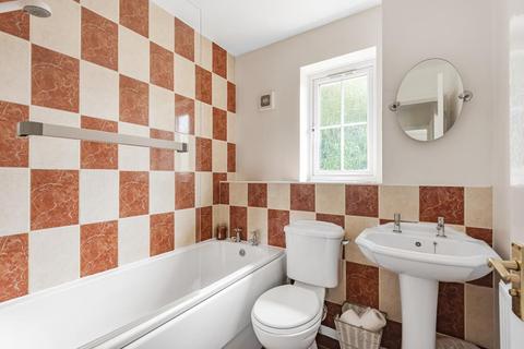 10 Lyndhurst Drive, Basingstoke, RG22 4QT