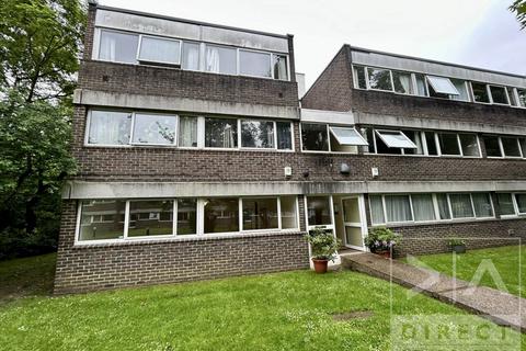 2 bedroom apartment to rent, Chichester Court, Chessington Road, Epsom KT17