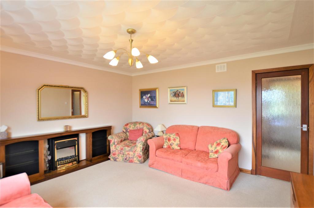 15e Silverdale Gardens, LARGS, KA30 9LT 1 bed flat £69,000