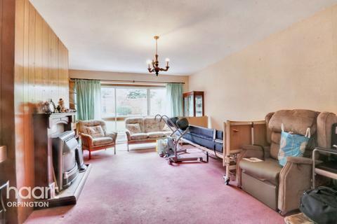 14 Edgewood Drive, Orpington, BR6 6LQ