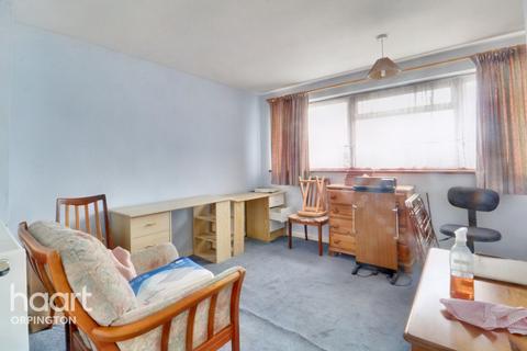 14 Edgewood Drive, Orpington, BR6 6LQ