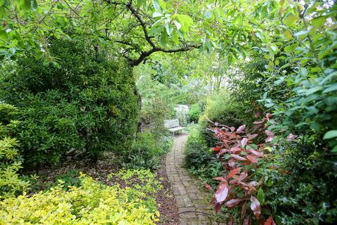 44a Grange Park, London, W5 3PR