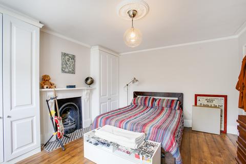 44a Grange Park, London, W5 3PR