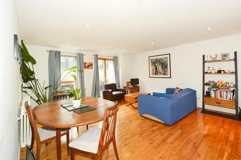2 bedroom flat to rent - Stable House, 1, Hope Wharf, London