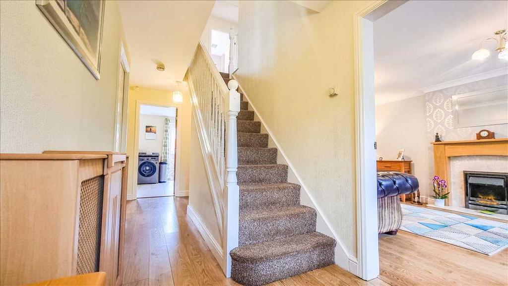 James Atkinson Way, Leighton, Crewe 4 bed detached house £330,000