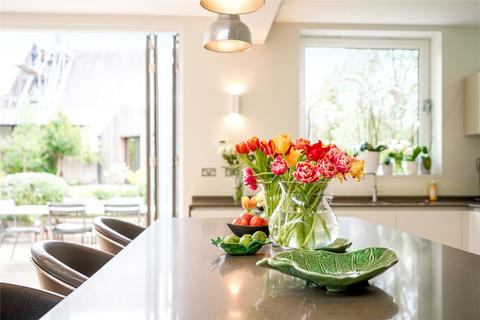 116 The Avenue, London, W13 8JX