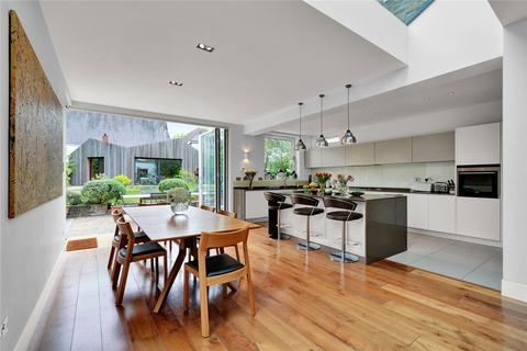 116 The Avenue, London, W13 8JX
