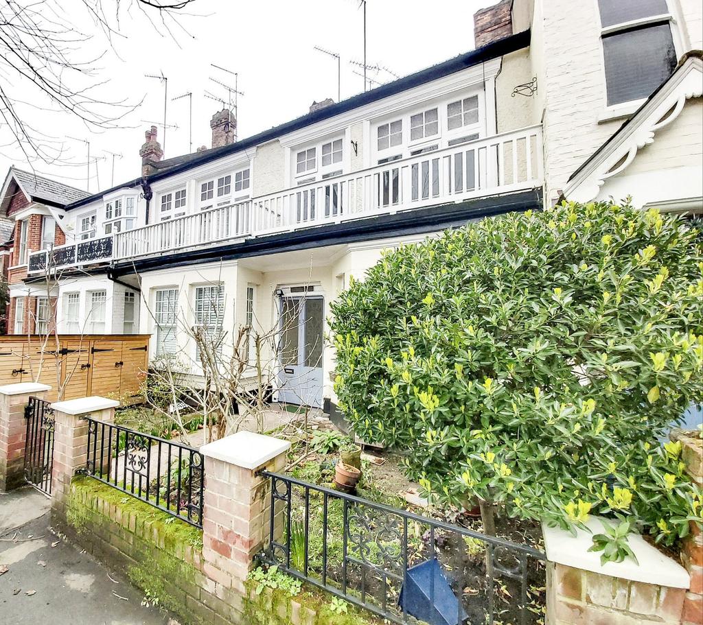 Thorney Hedge Road, London, W4 2 bed apartment £1,700 pcm (£392 pw)