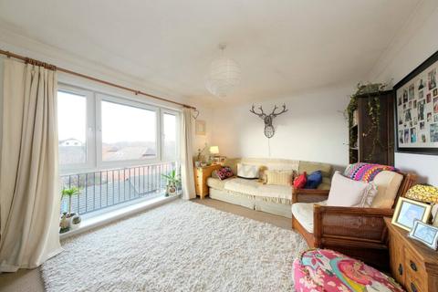 9/7 Connaught Place, Edinburgh, EH6 4RQ