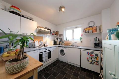 9/7 Connaught Place, Edinburgh, EH6 4RQ