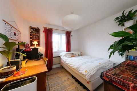 9/7 Connaught Place, Edinburgh, EH6 4RQ