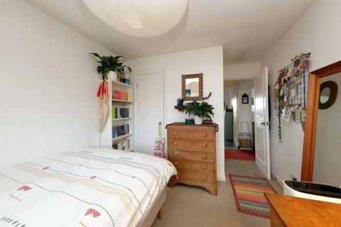 9/7 Connaught Place, Edinburgh, EH6 4RQ