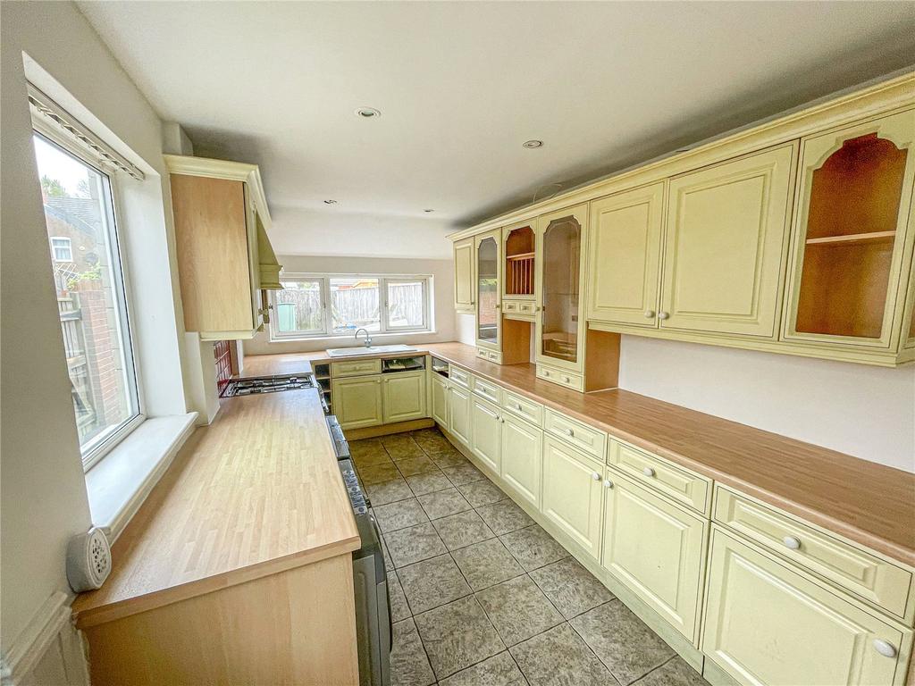 Cooper Road, Grimsby, NE Lincolnshire, DN32 2 bed end of terrace house £75,000