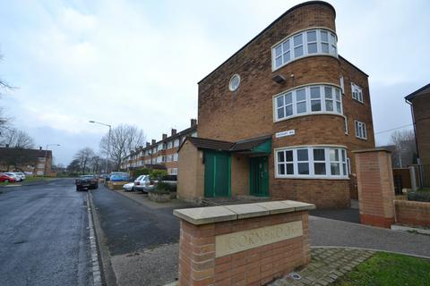 3 bedroom apartment to rent, Grenham Ave, Hulme, Manchester. M15 4HD.