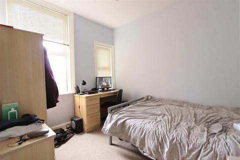 4 bedroom terraced house to rent - Cowlishaw Road, Sheffield, S11 8XE