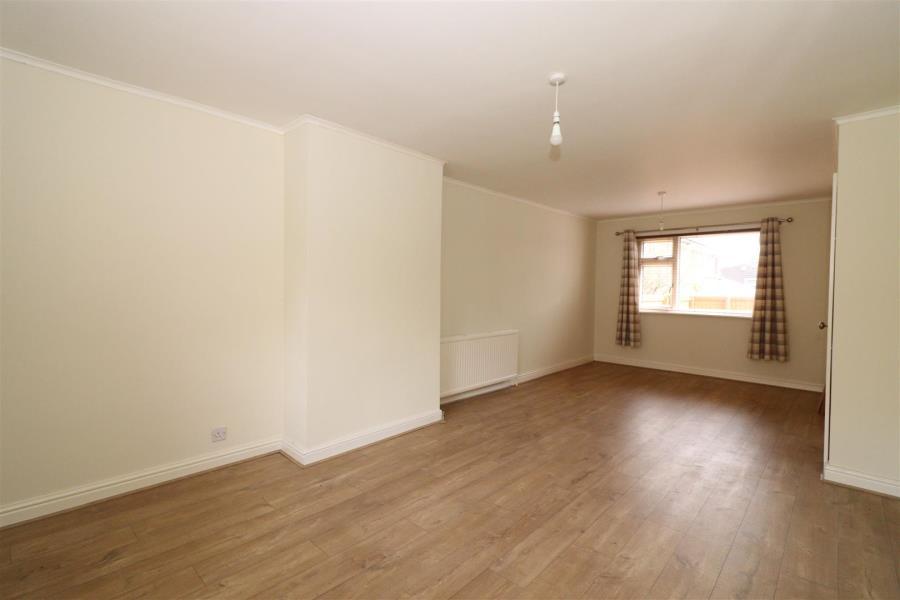 BROADGATE DRIVE, HORSFORTH, LEEDS... 3 bed terraced house £850 pcm (£