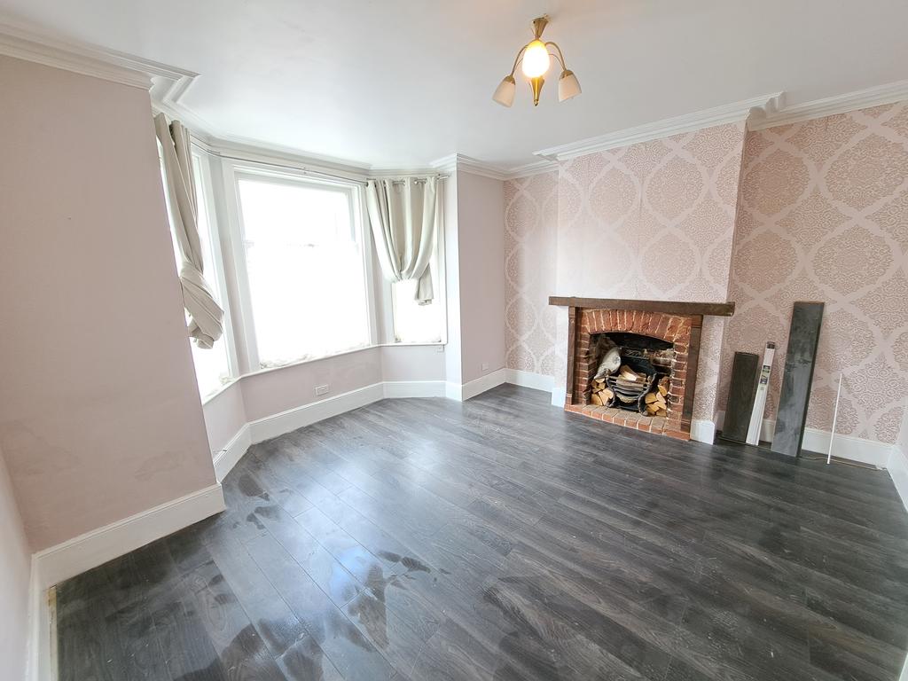 Parham Road, Gosport PO12 3 bed end of terrace house £255,000