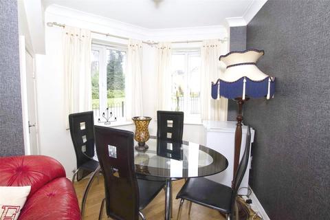 10 Ambleside Way, Leicester, LE2 9GJ
