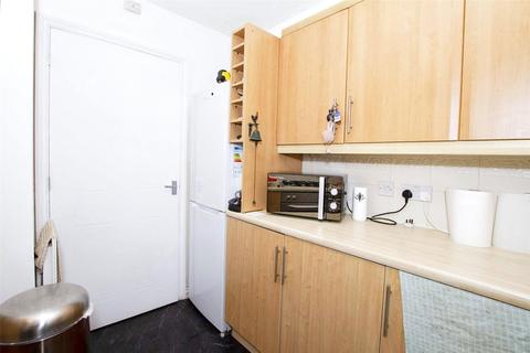 10 Ambleside Way, Leicester, LE2 9GJ