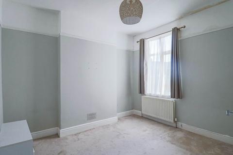 4 bedroom semi-detached house for sale, Southend Road, Southward