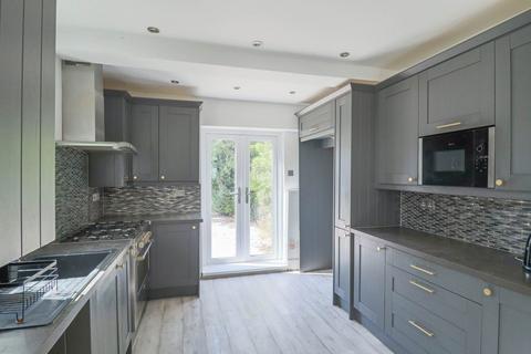 4 bedroom semi-detached house for sale, Southend Road, Southward