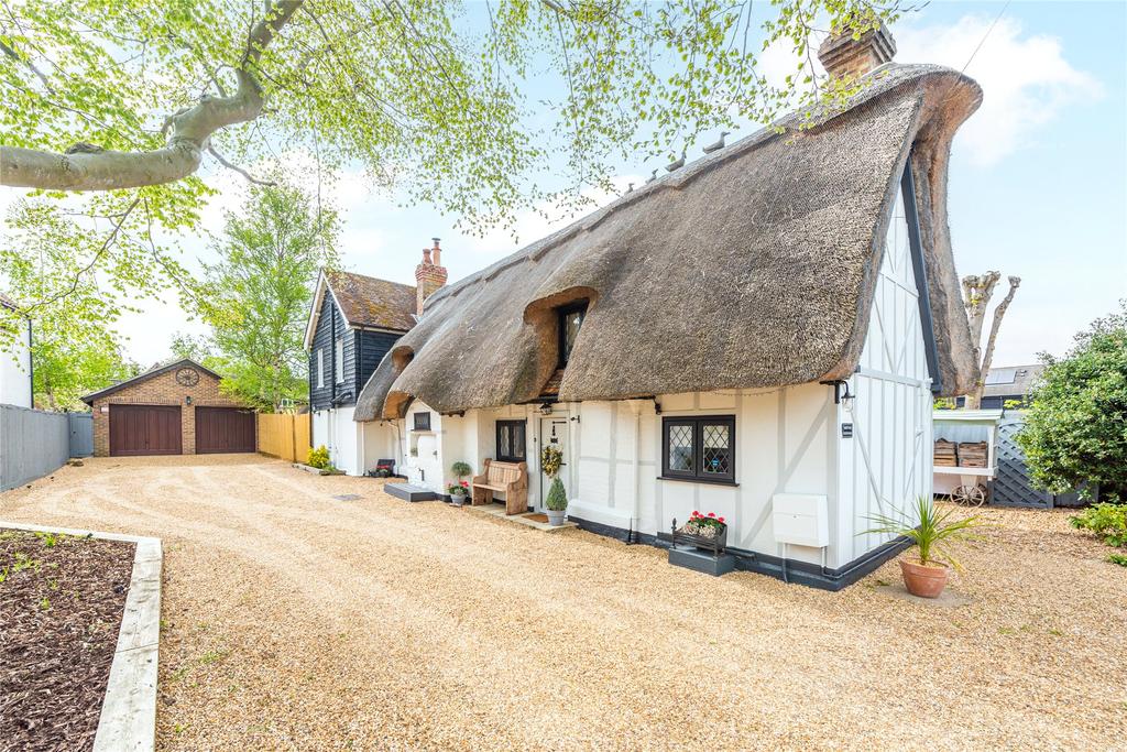 Station Road, Willington, Bedfordshire, MK44 4 bed detached house £