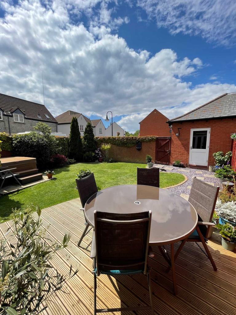 Longridge Way, Weston Village 6 bed end of terrace house £325,000