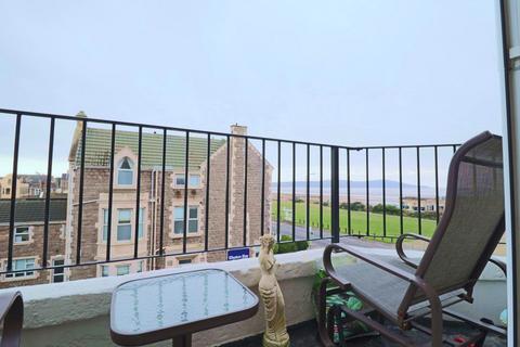 undefined, Beach Road - Sea Front Apartment - Balcony With Sea Views